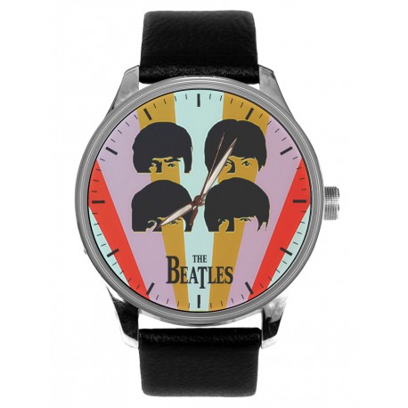 El clásico reloj de pulsera Sargento Pepper de los Beatles en latón macizo. Versión de primer plano