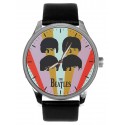 El clásico reloj de pulsera Sargento Pepper de los Beatles en latón macizo. Versión de primer plano