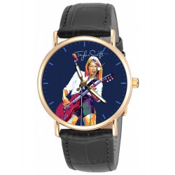 El clásico reloj de pulsera Sargento Pepper de los Beatles en latón macizo. Versión de primer plano