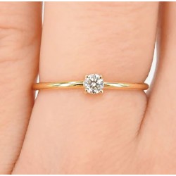 Beautiful 0,12 ct G/VS2 Wesselton Diamond Solitaire Ring, 14k White Gold
